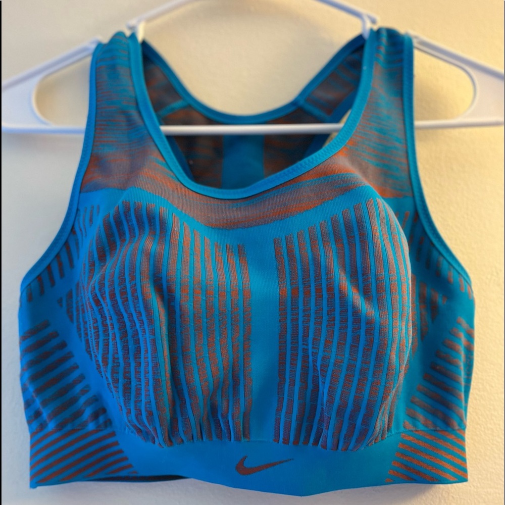 Nike FE/NOM Flyknit High Support Sports Bra